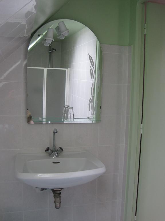 Chambres D'Hotes La Pinderie Val-Couesnon Номер фото